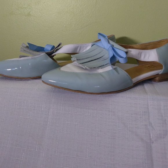 137 Handmade Shoes, blue and white flats - Picture 4 of 5